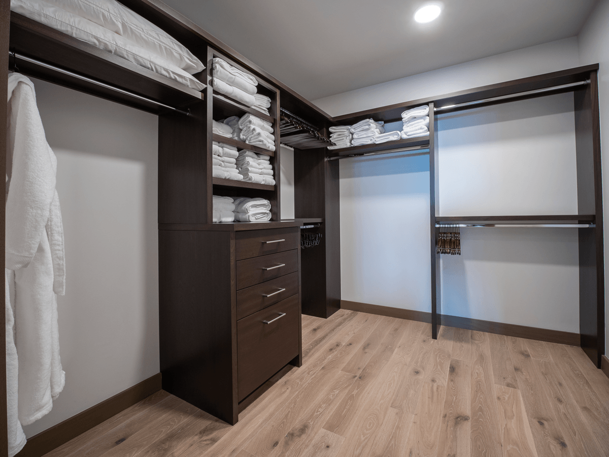 Kula Villas 1D | Master Closet