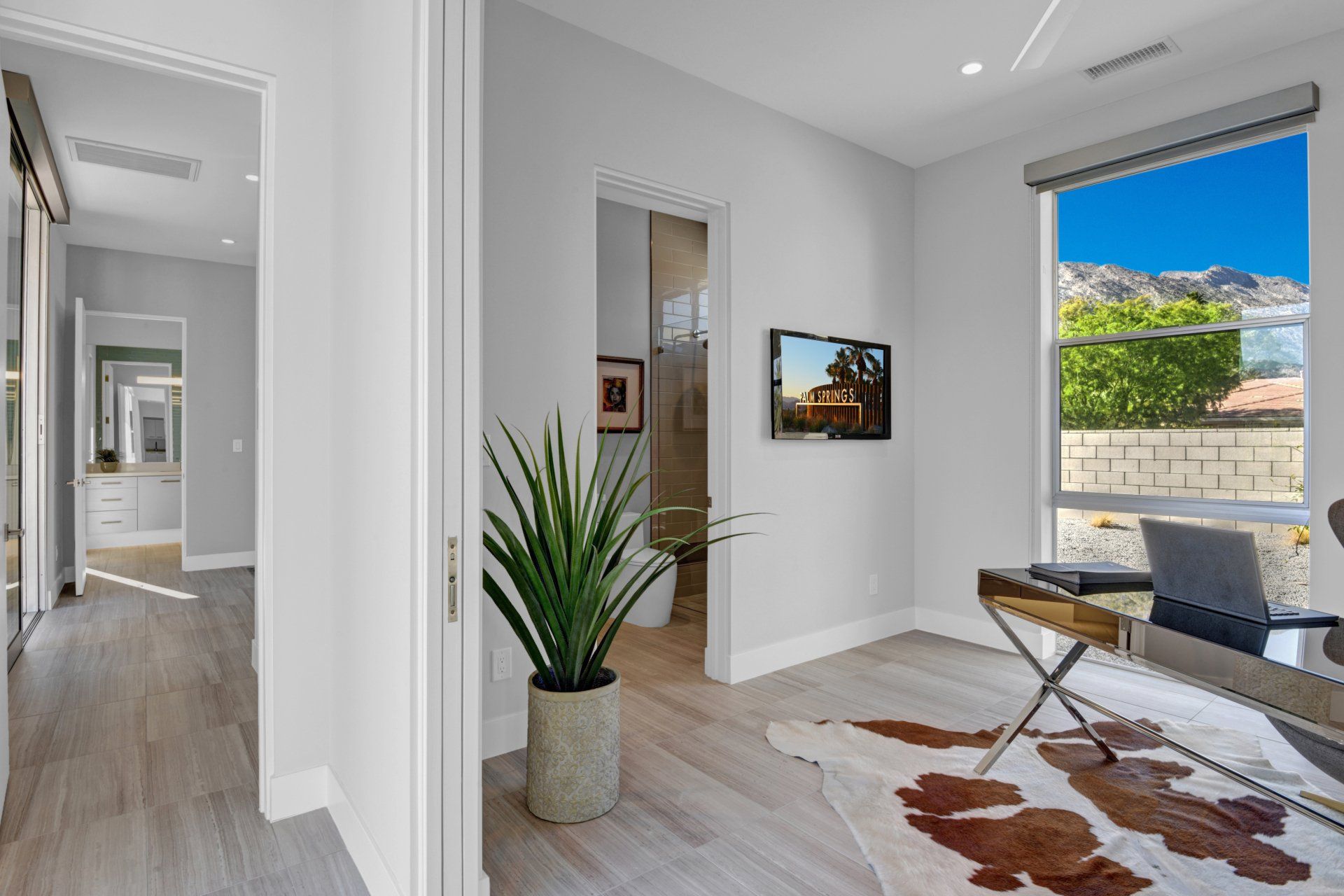 Bogart Trail | Hallway to Office