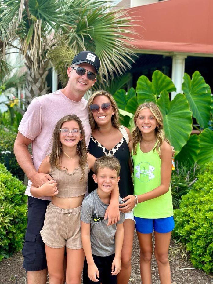 Bookkeeper just enjoying a beach vacation with his family