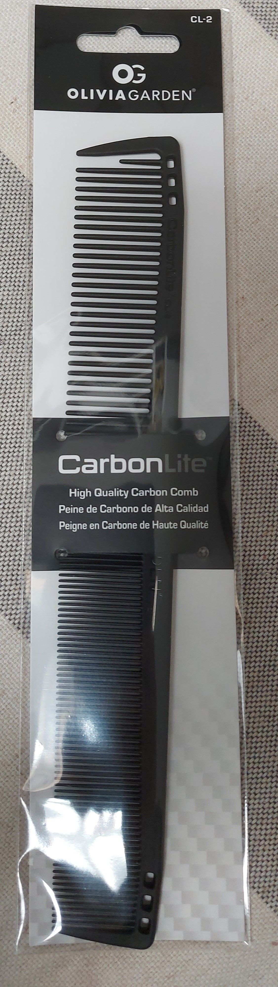 Peine negro en embalaje transparente, etiquetado 