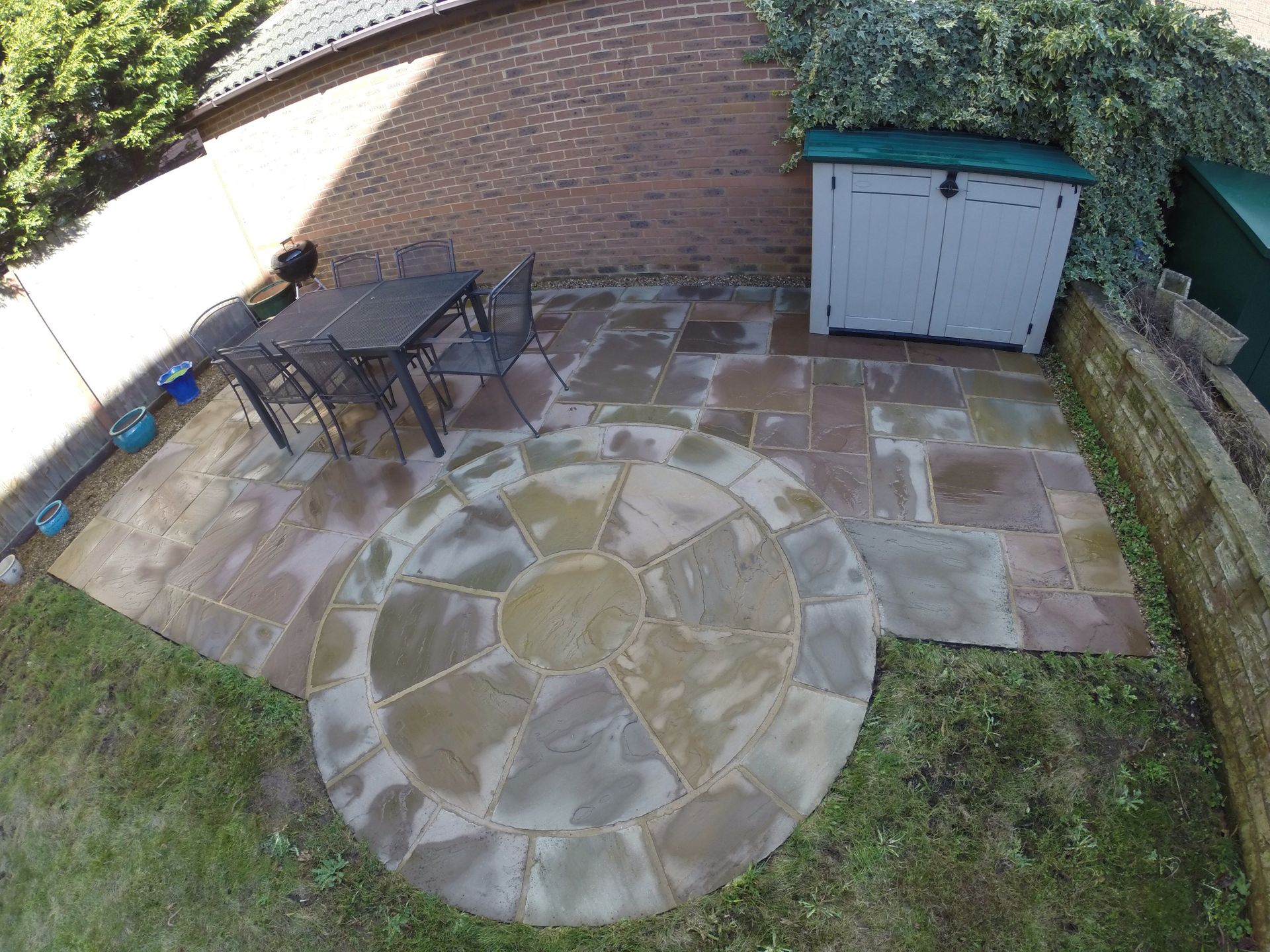 partial view of the paving