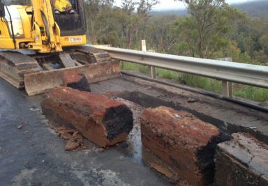 Asphalt bitumen cutting 700mm deep on Toowoomba Range