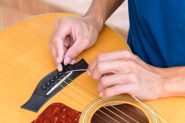 In hoeveelheid de begeleiding Chaise longue Gitaarsnaren | Hoe vervang je de snaren op je gitaar?