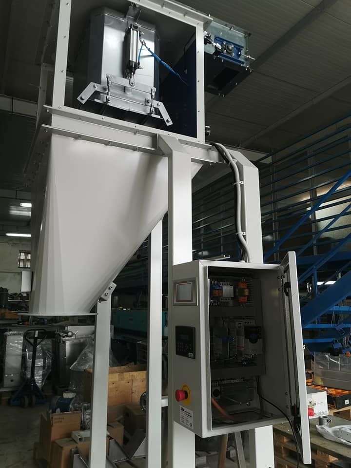 confezionatrice verticale farina molini Molitoria Lucana Matera