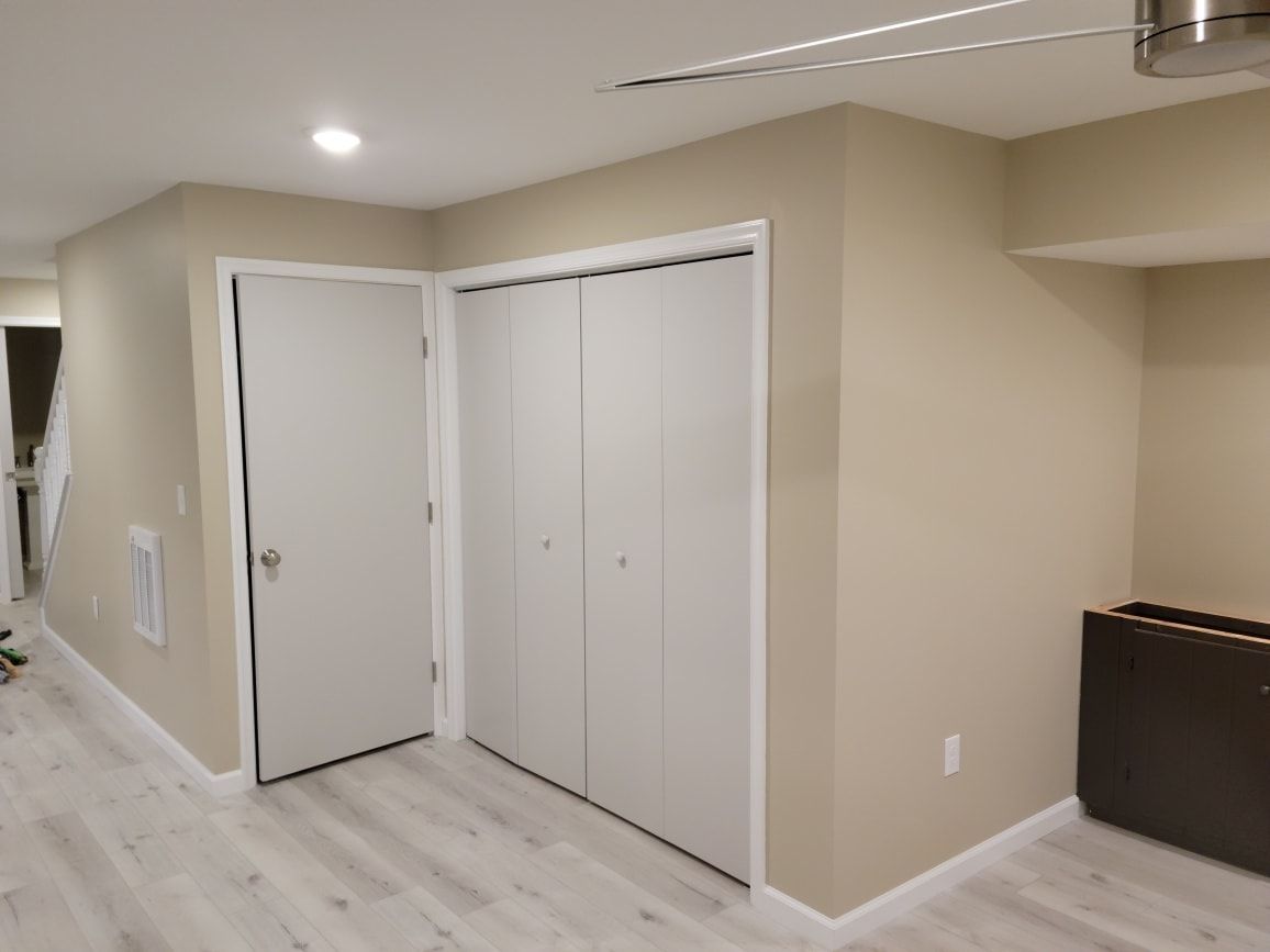 A room with a closet and a door  in Manheim, PA