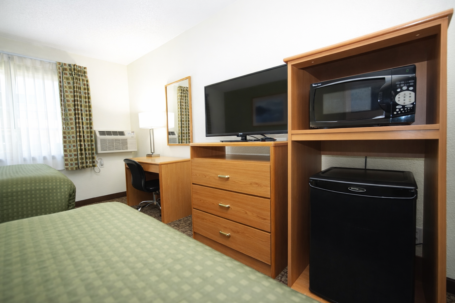 Double Queen Room TV Side