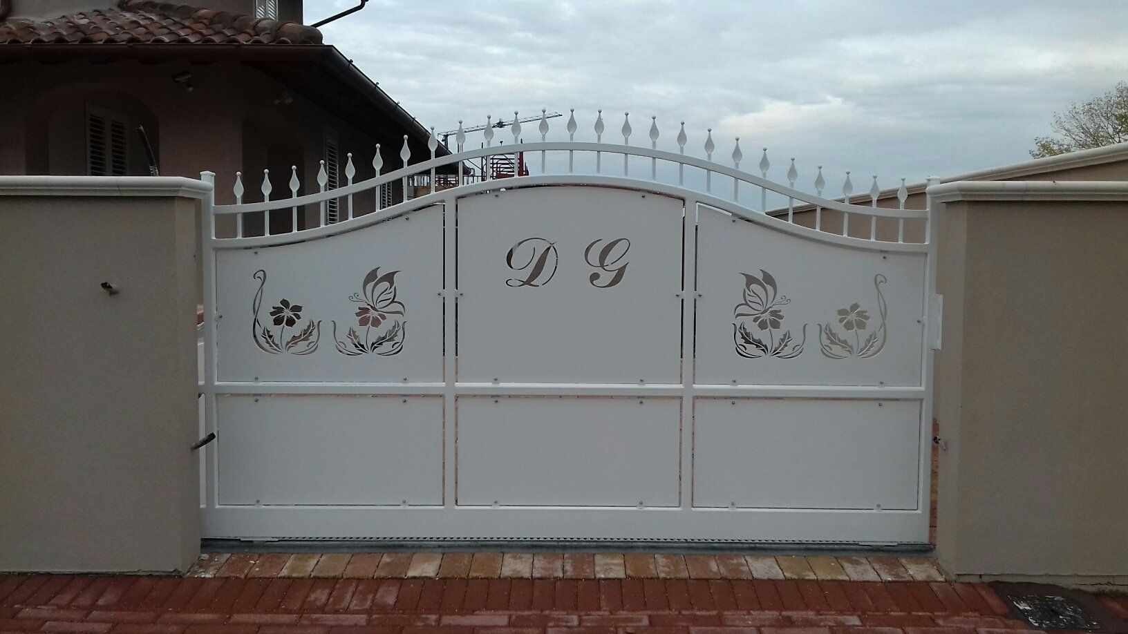 cancello entrata villa in acciaio