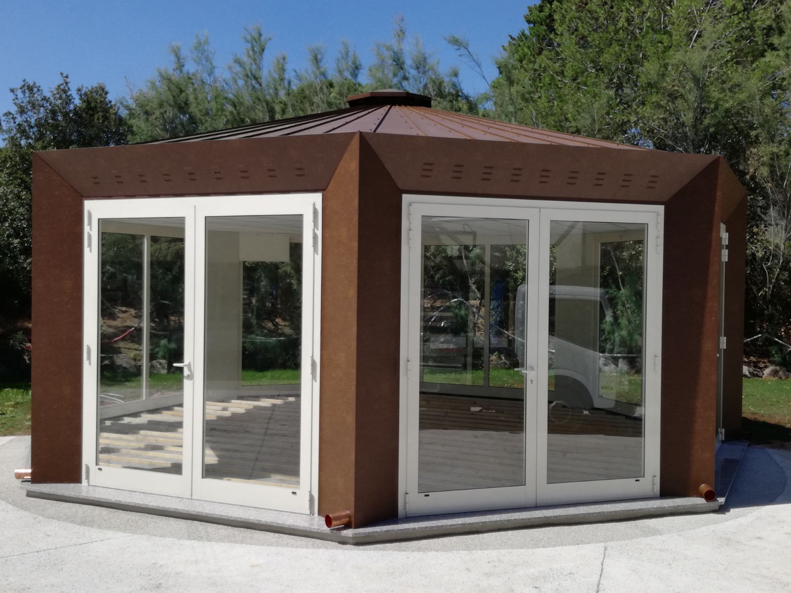 INFISSI IN ALLUMINIO MONTATI SU GAZZEBO