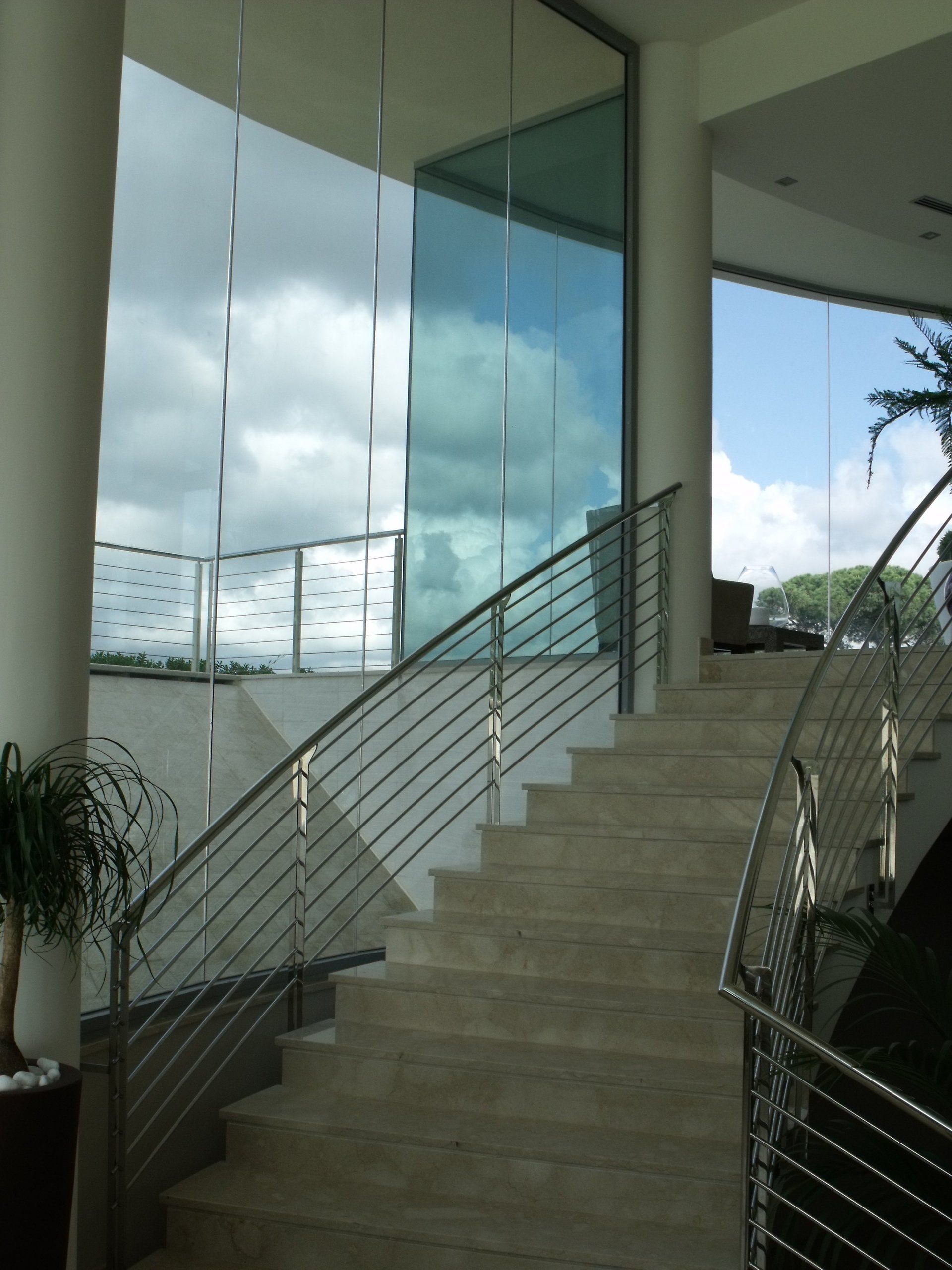 PARAPETTO CON PROFILATI IN ACCIAIO INOX