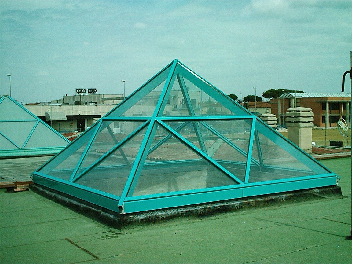piramide in copertura
