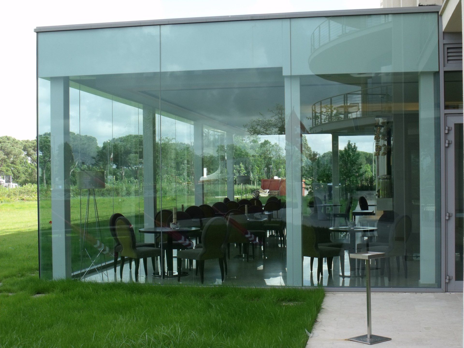 facciata strutturale di un ristorante