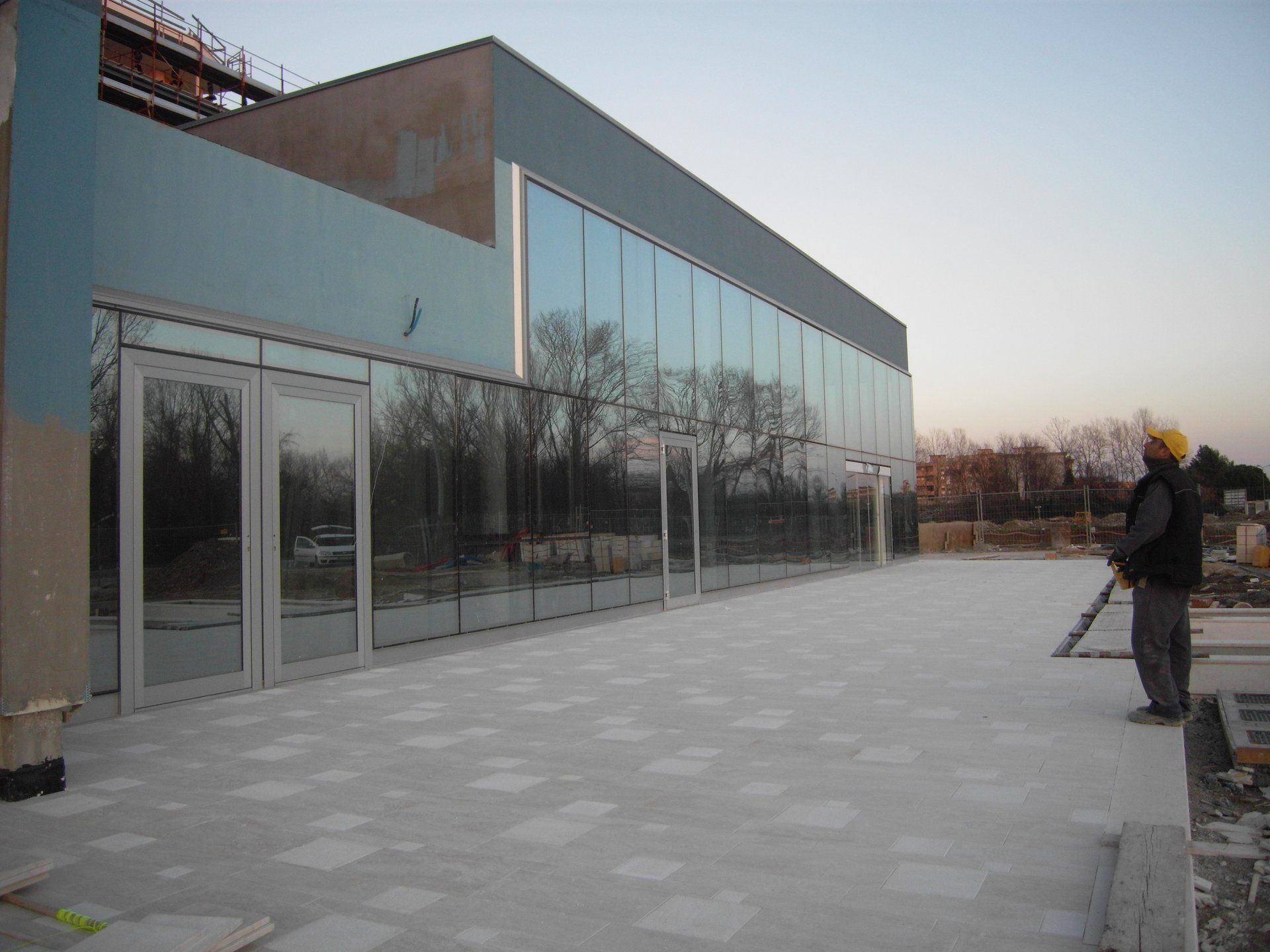 facciata strutturale a specchio