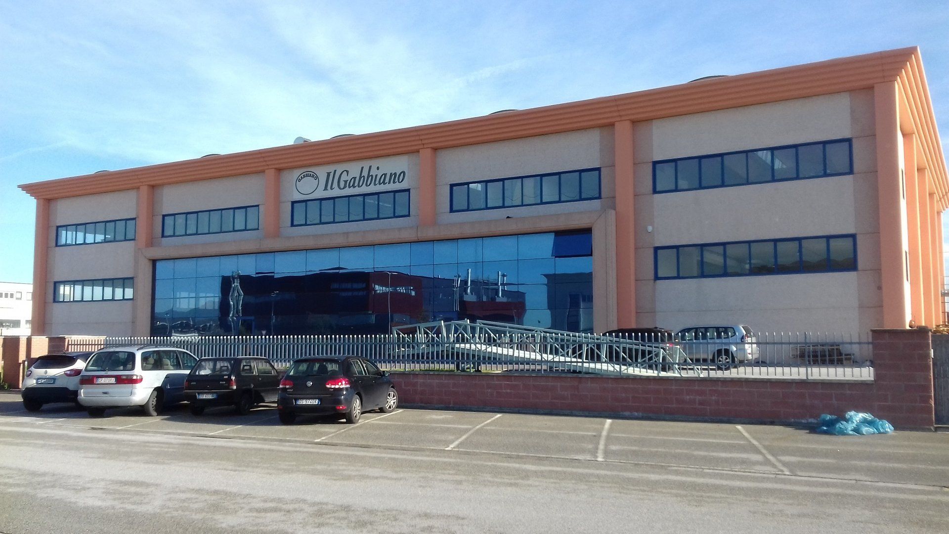 facciata strutturale con infissi astra