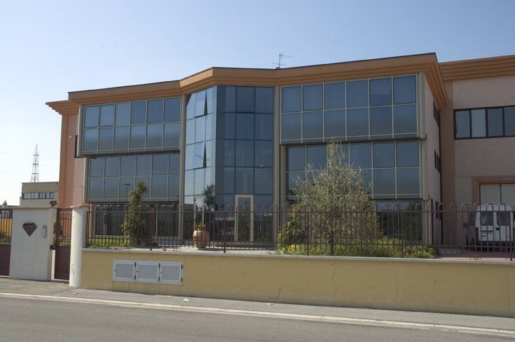 facciata strutturale con gradini