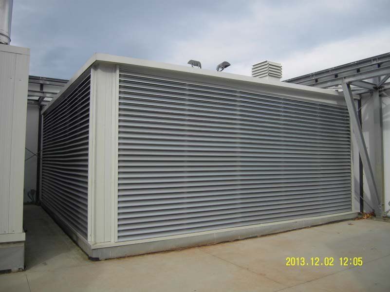 rivestimento in alluminio per parete di azienda