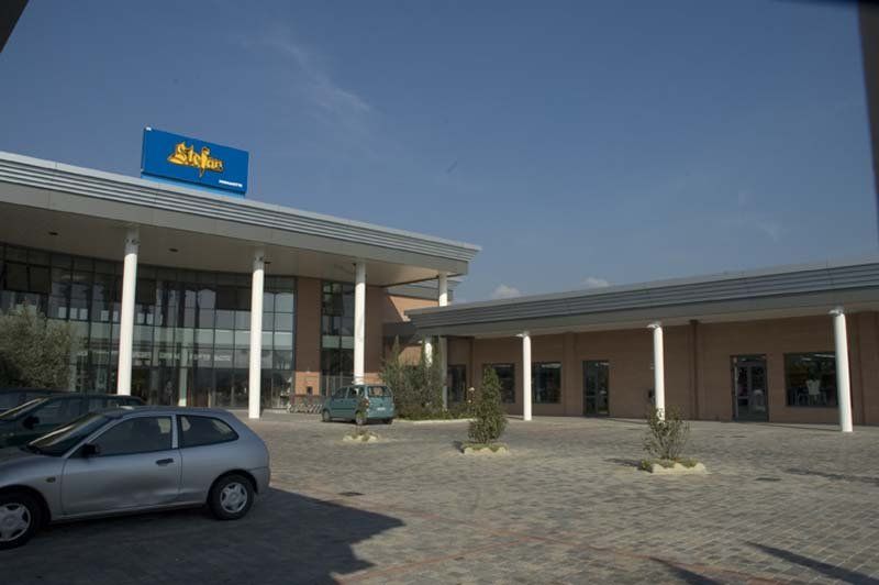 rivestimento in acciaio per grande magazzino