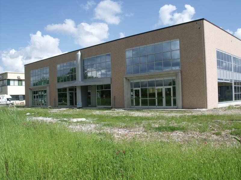 rivestimento in acciaio capannone