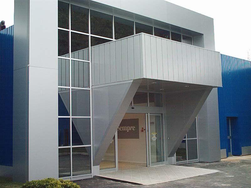 rivestimento in acciaio per ingresso di ufficio