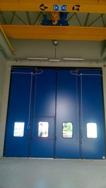 portone industriale per ingresso di mezzi straordinari