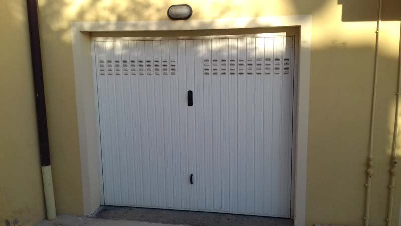 porta d'ingresso per garage privato