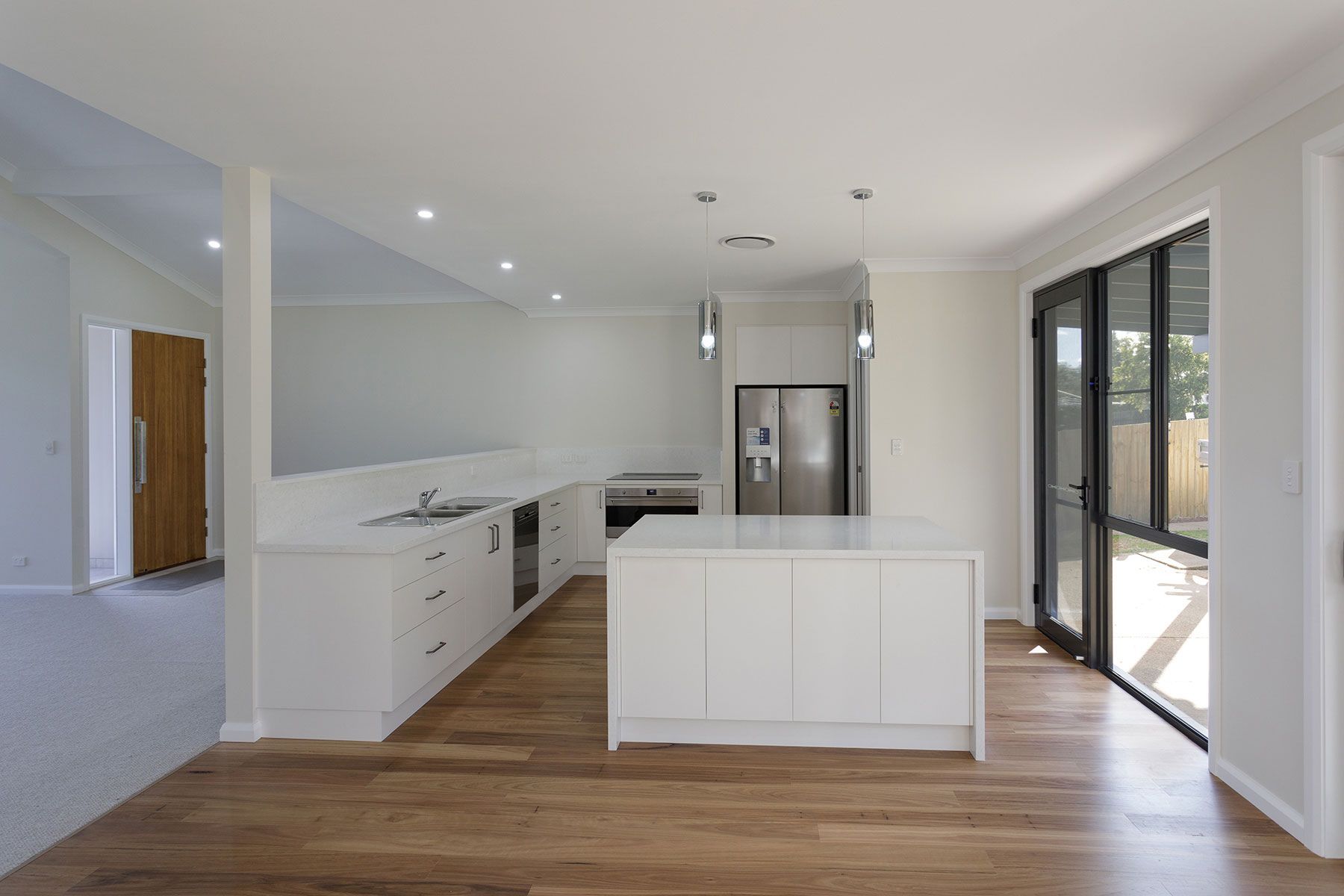 White painted kitchen — Home Builders in Tamworth, NSW