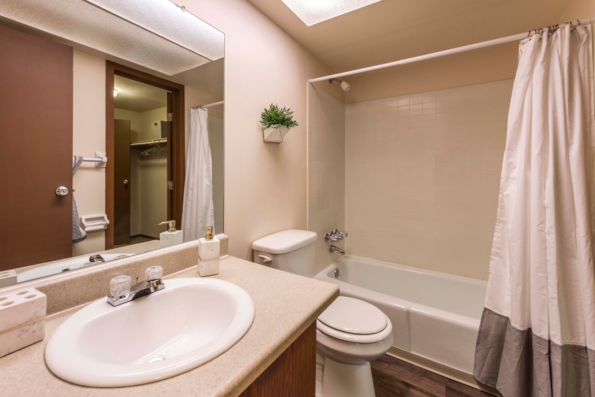 Photo gallery displaying internal and external images of the property- please visit our amenities page for more details