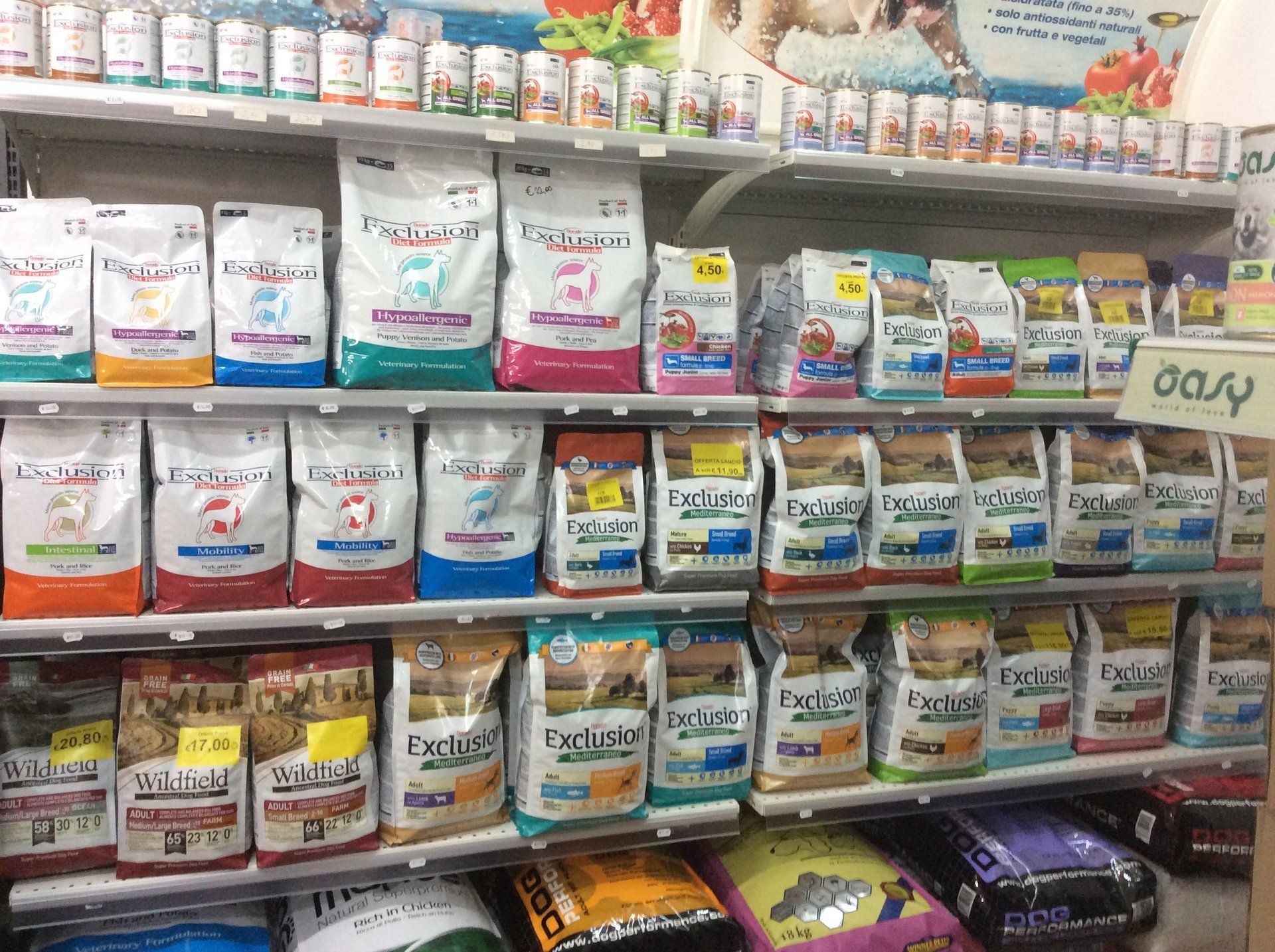 Cibo per gatti e cani