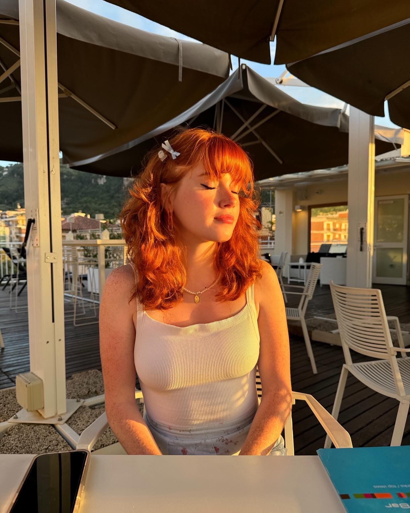 Rachel and her family pose for a selfie.