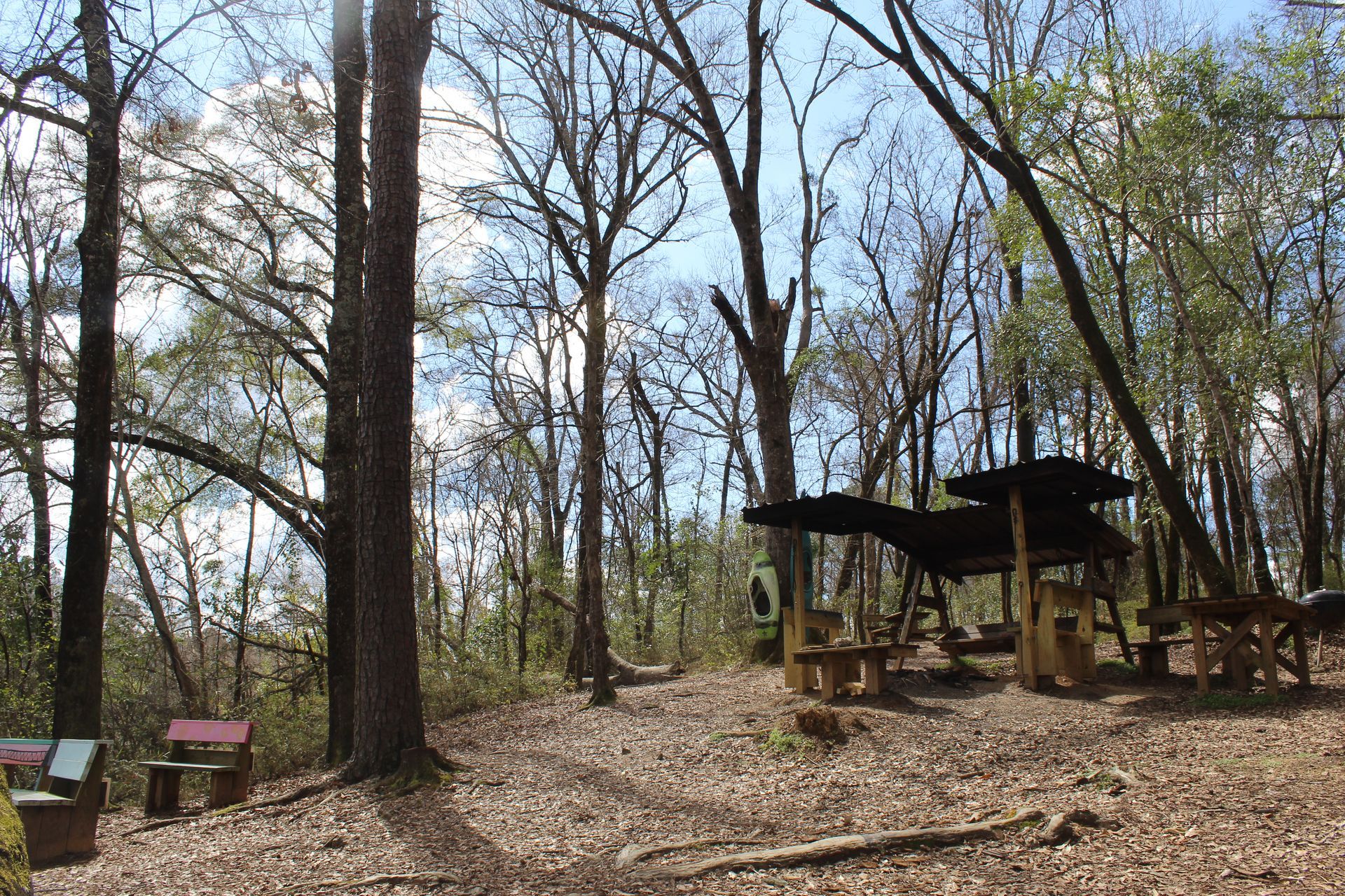 The Big Eddy in Tallassee has covered picnic table seating