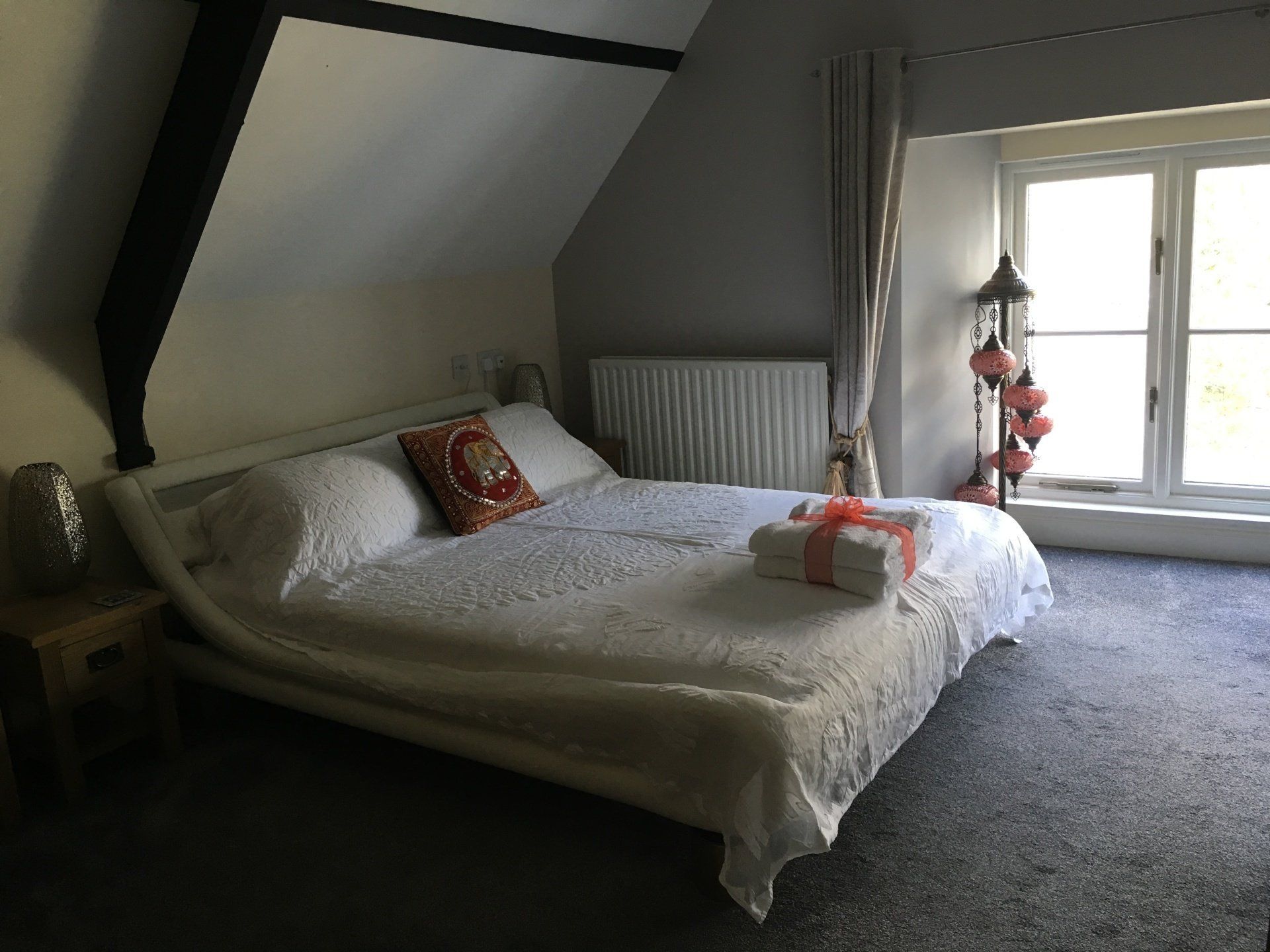 Bed and breakfast interior 16