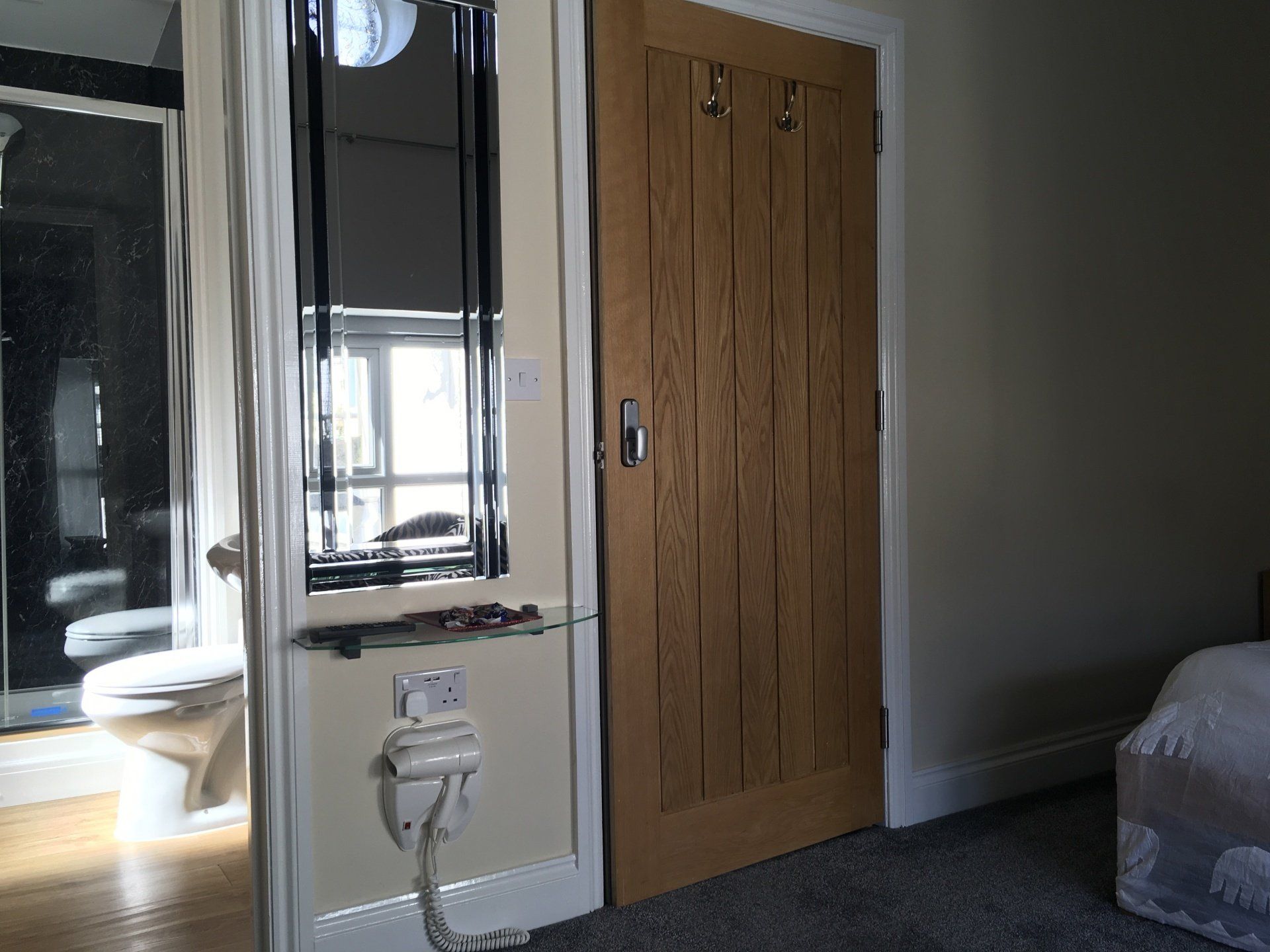 Bed and breakfast interior 11