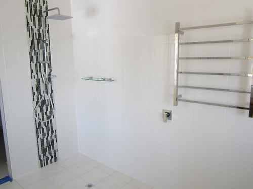 Tile - bathroom in Rosslea, QLD