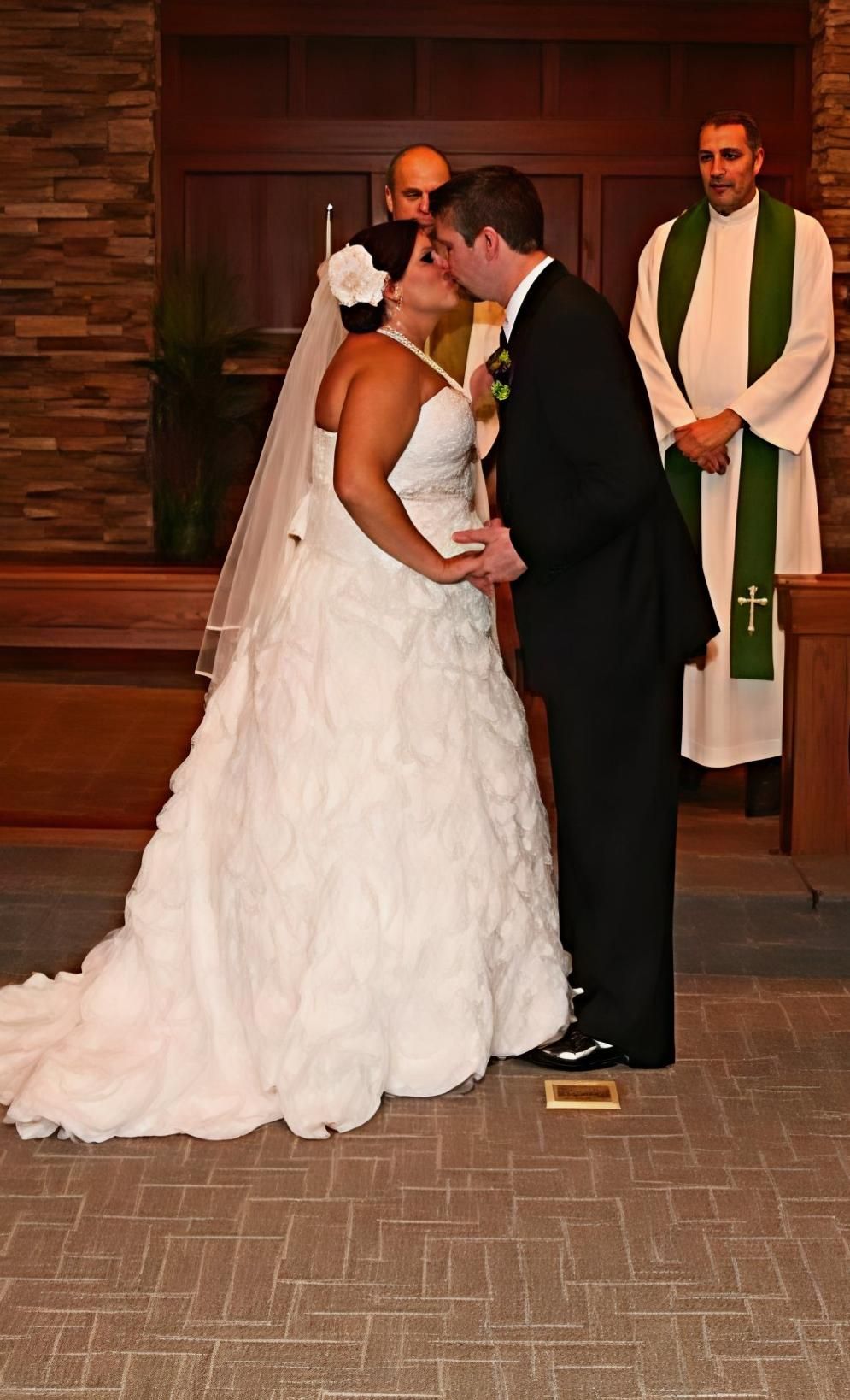 Wedding ceremony at Hope Lutheran Church 