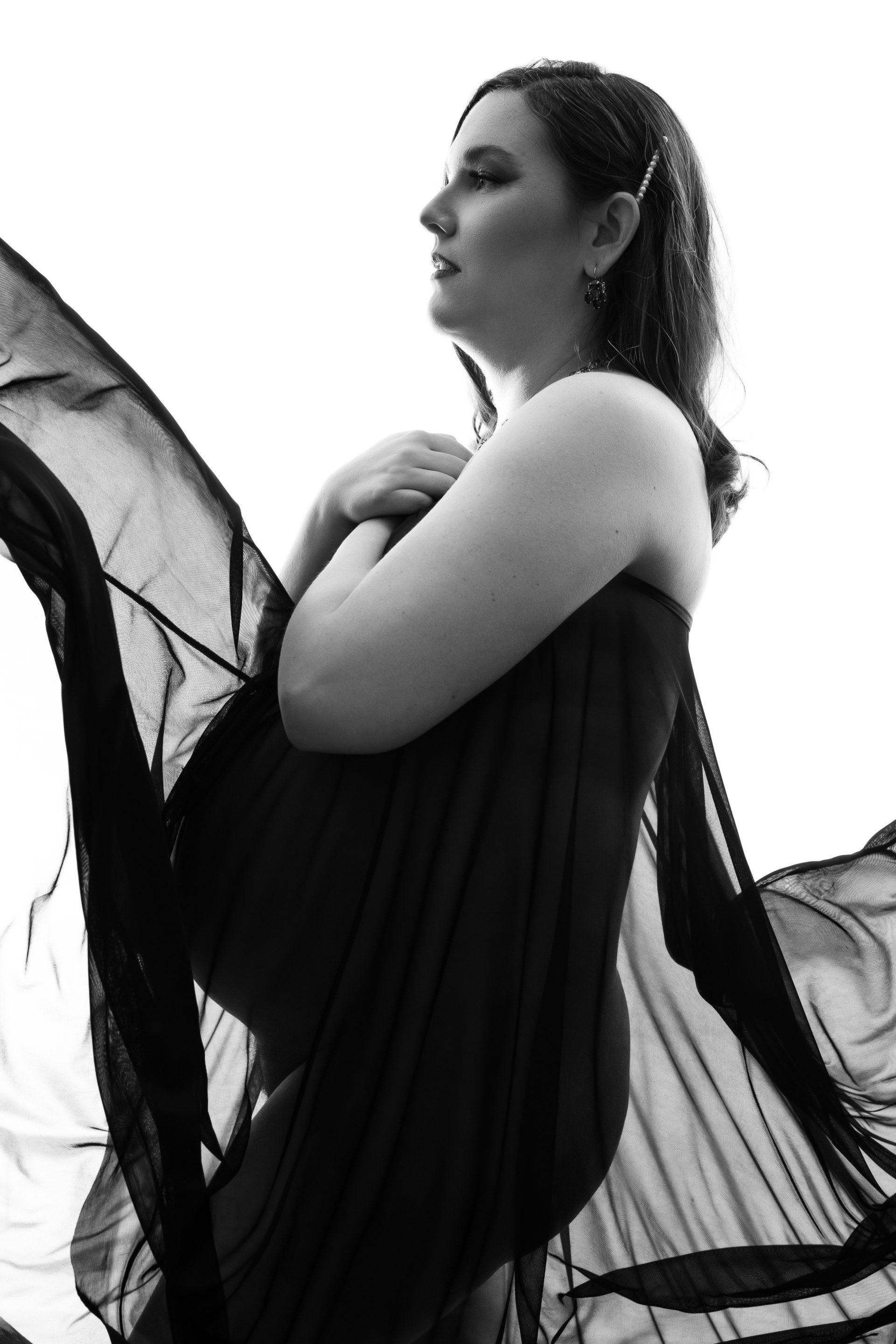 black and white pregnancy photo shoot