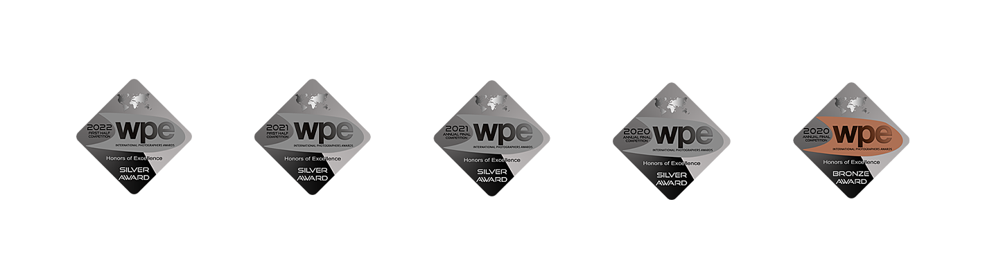 5 diamond logo in black and white