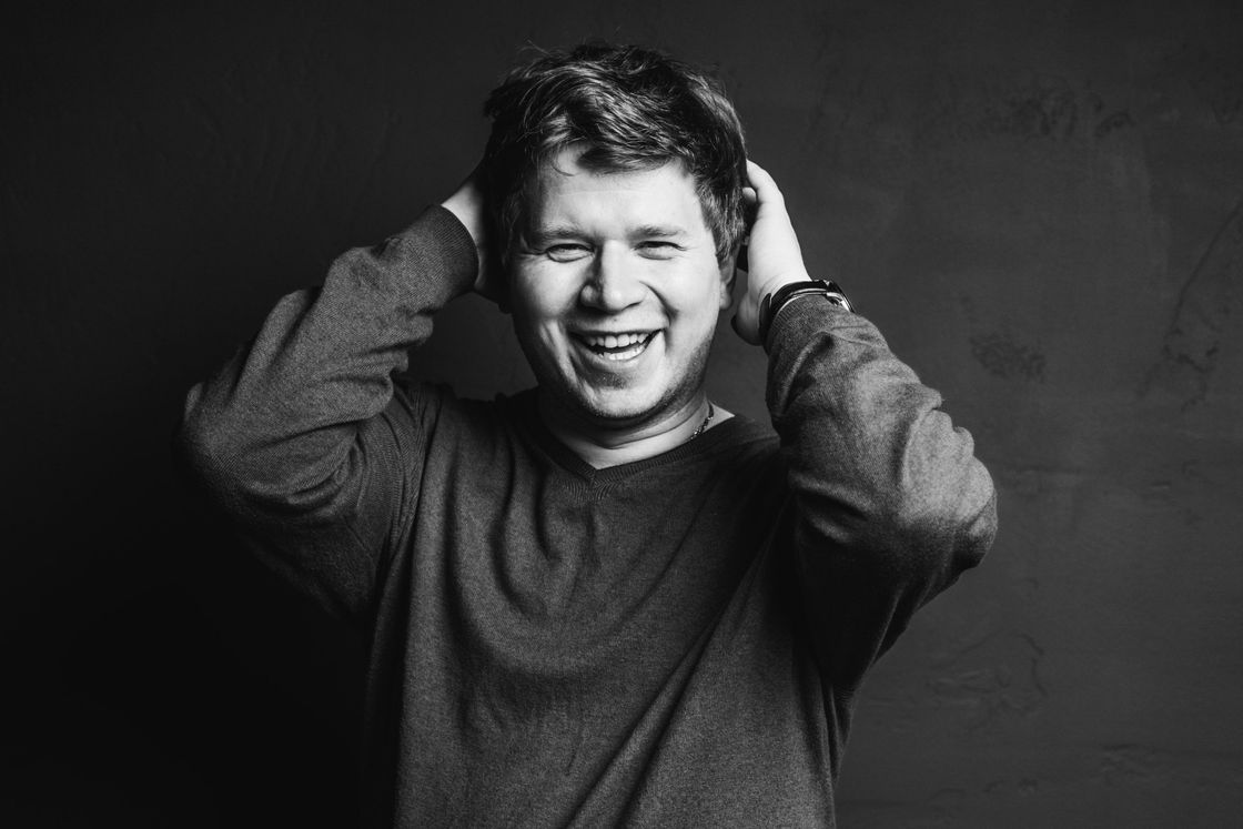 photo of Mateusz smiling