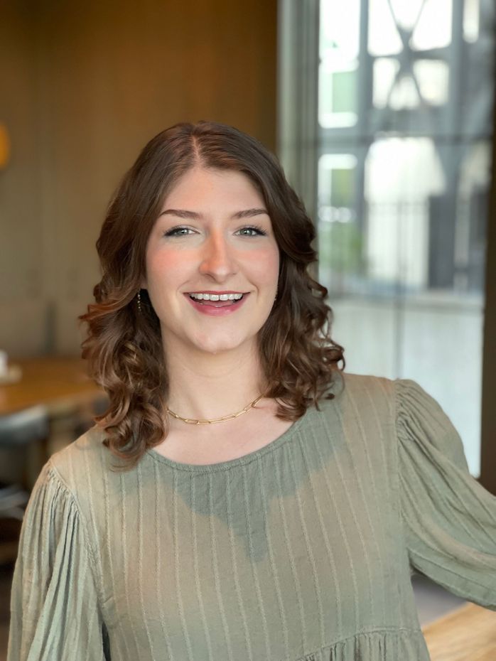chloe polancich copywriter image