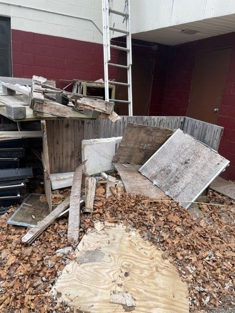 Junk at the Garage - Lake Katrine, NY - Bill’s Junk Be Gone