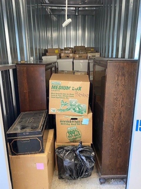 Box of Junk - Lake Katrine, NY - Bill’s Junk Be Gone