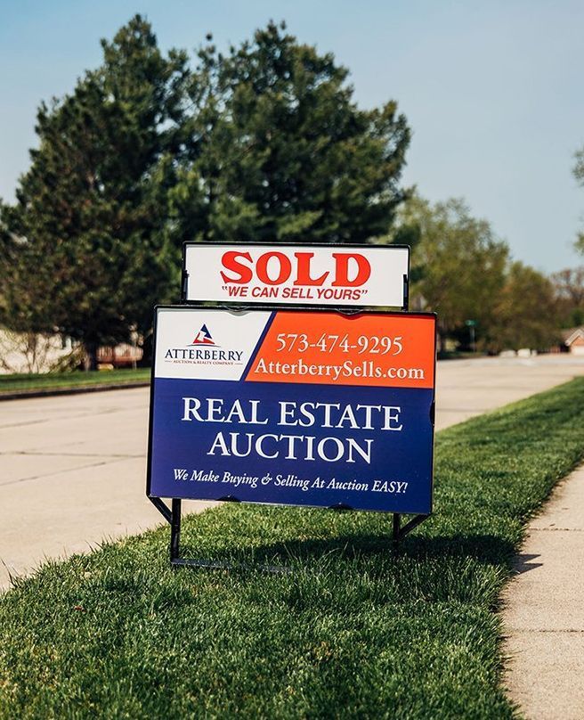 'Sold' Real Estate Sign for a Home Auctioned by Atterberry Auction & Realty Company in Mid-MO.