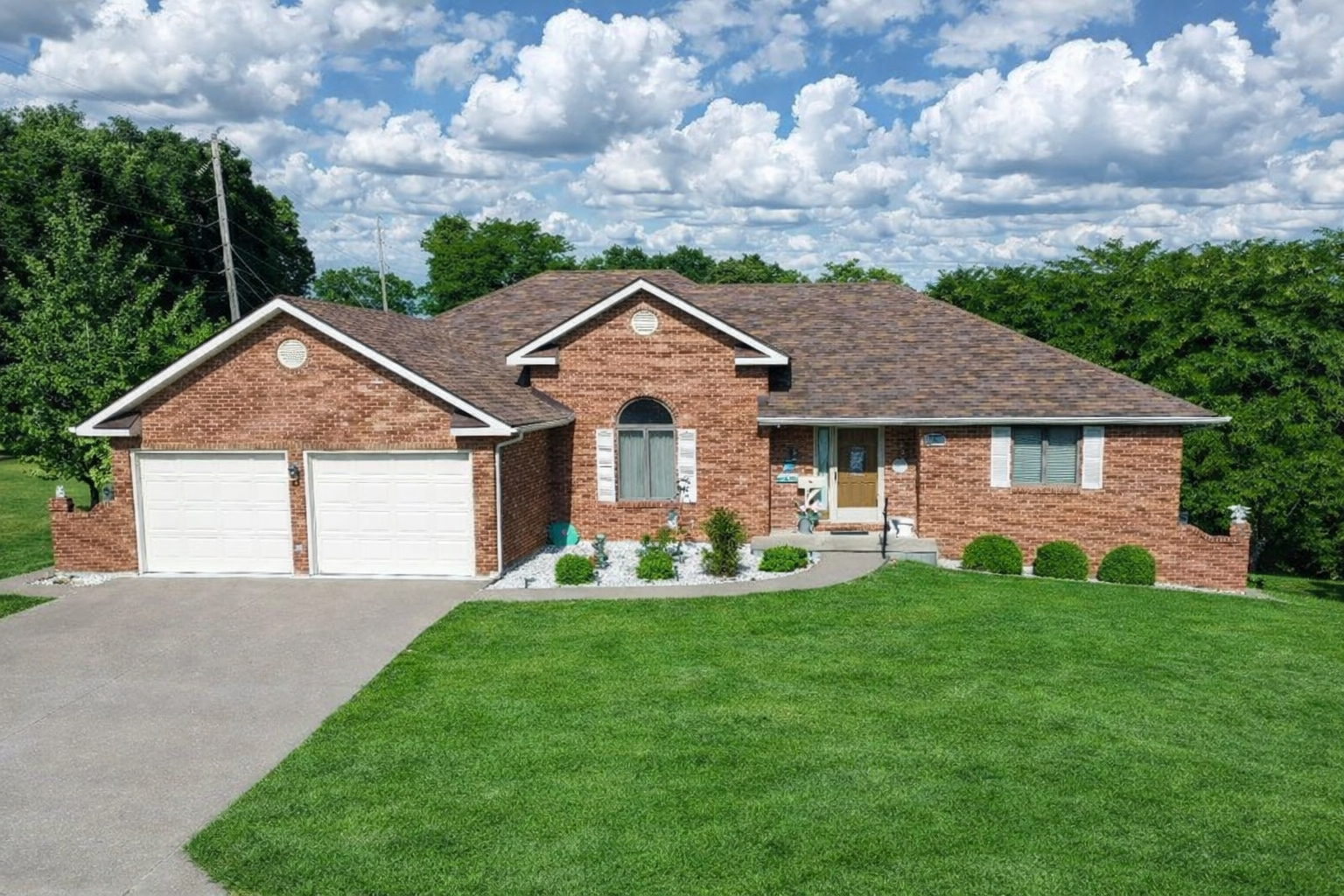 Sell Real Estate with Atterberry Auction & Realty Company.