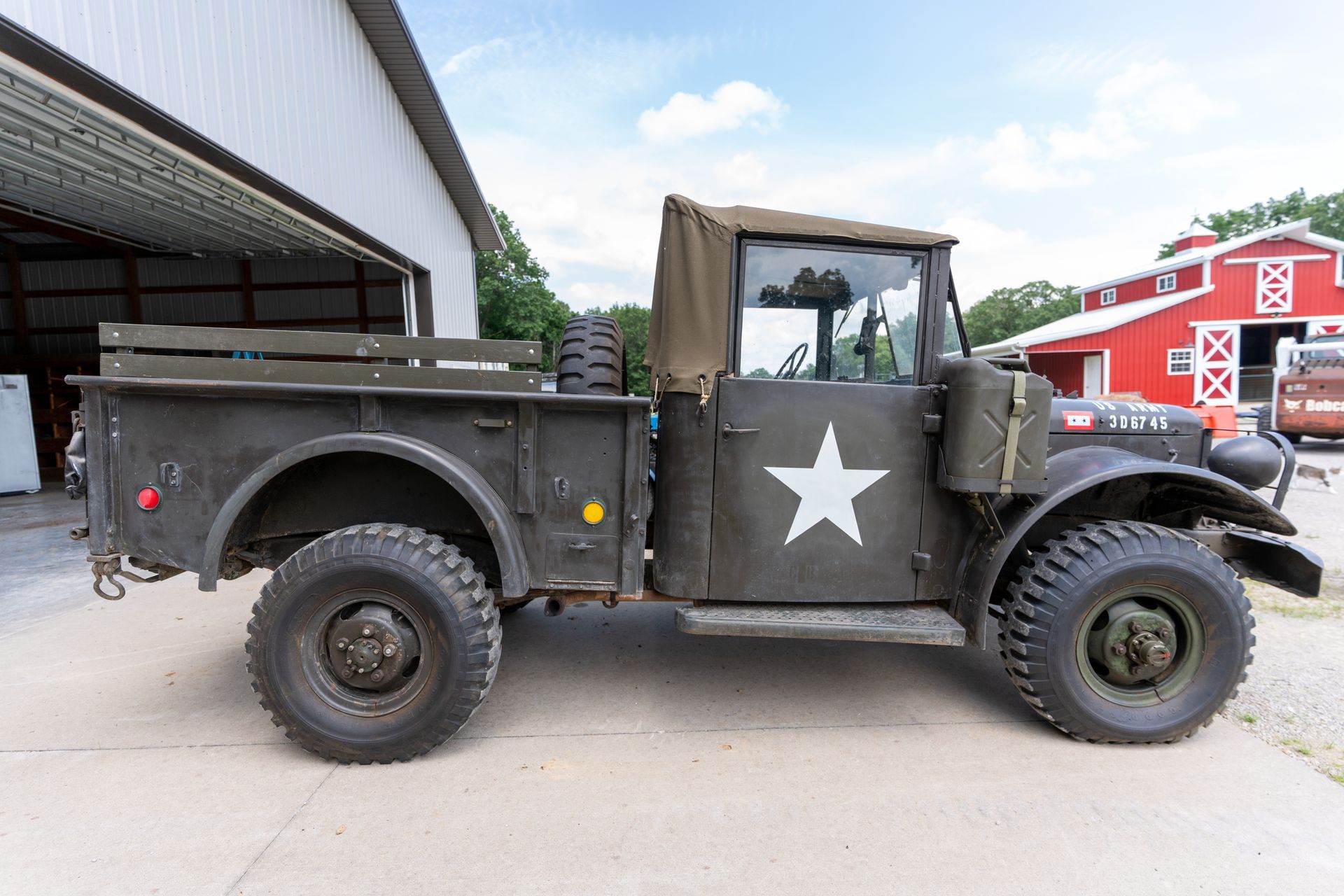 The Atterberry Auction & Realty Company Team Working on Property Auctioning in Mid-MO.