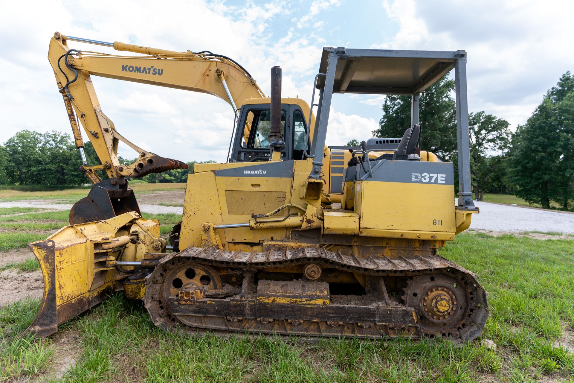 Sell Your Farm Equipment in Columbia, MO Easily With the Help of Atterberry Auction & Realty Co.
