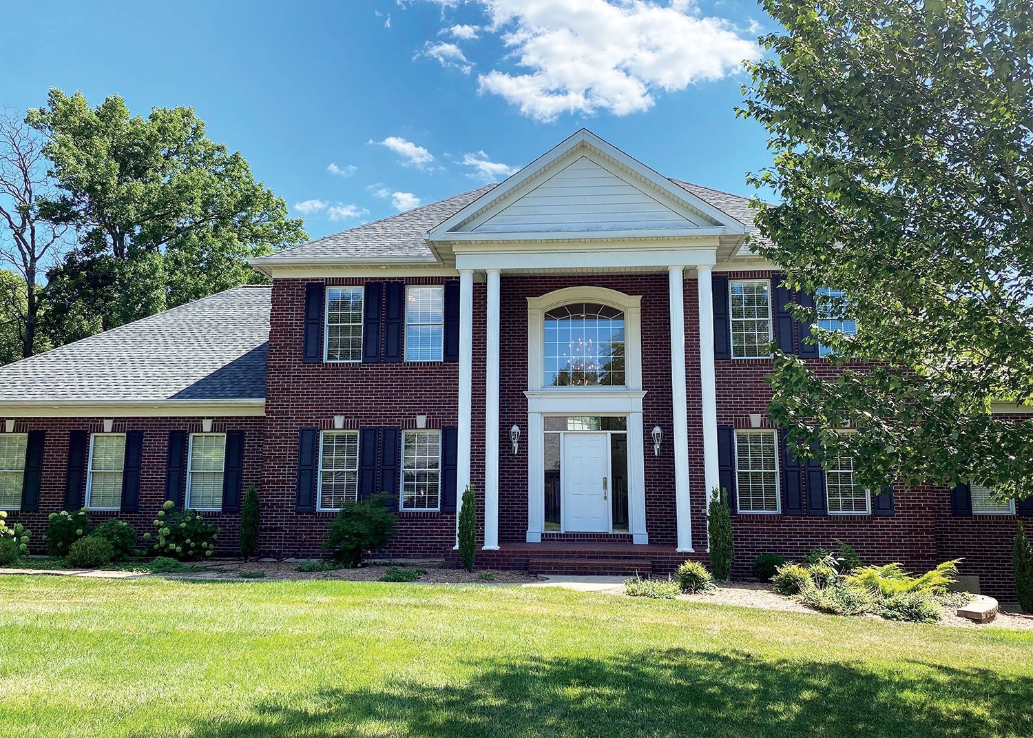 Atterberry Auction & Realty Company Buys & Sells Real Estate