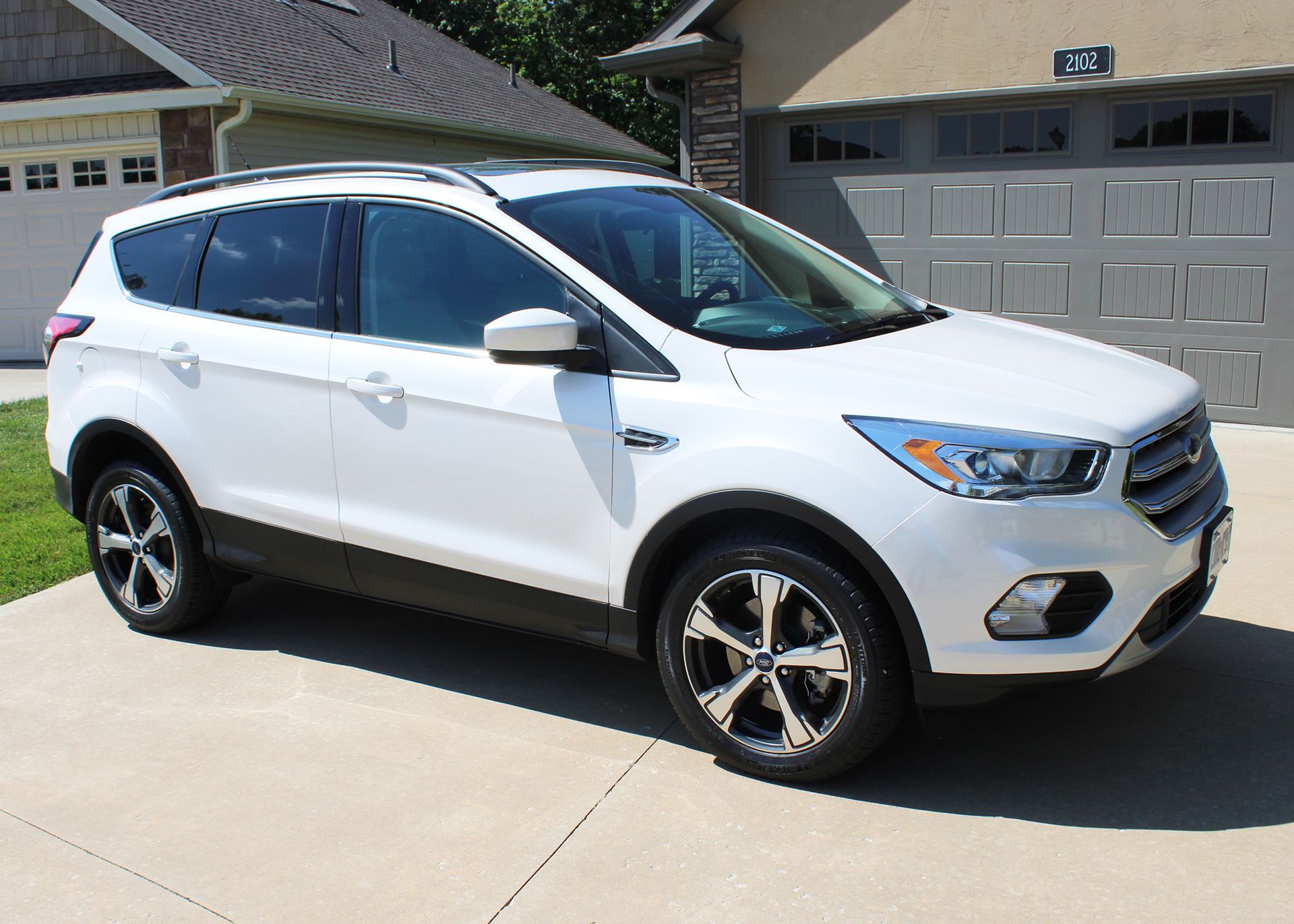 A White SUV. Atterberry Can Help You Sell Your Car in an Online Auction in Columbia, Missouri.