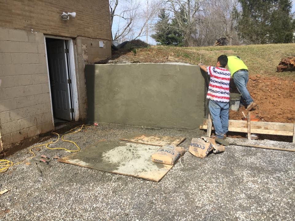 cement retaining wall contractor in Nashville, TN