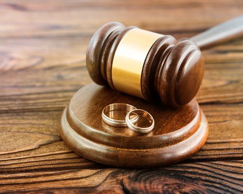 A Pair of Gold Wedding Rings — New Madrid, MO — Hunter Law Firm