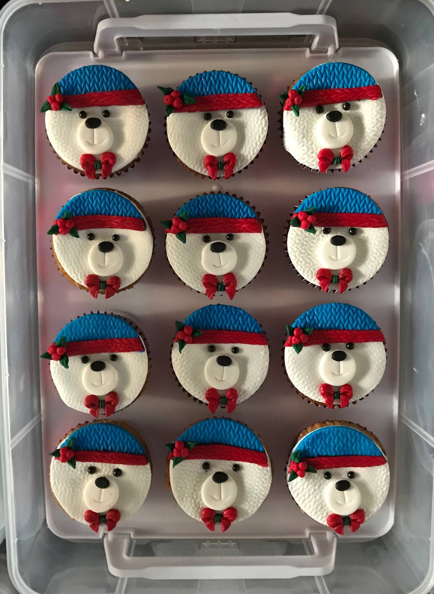 Christmas Cupcakes - Cute Bear faces
