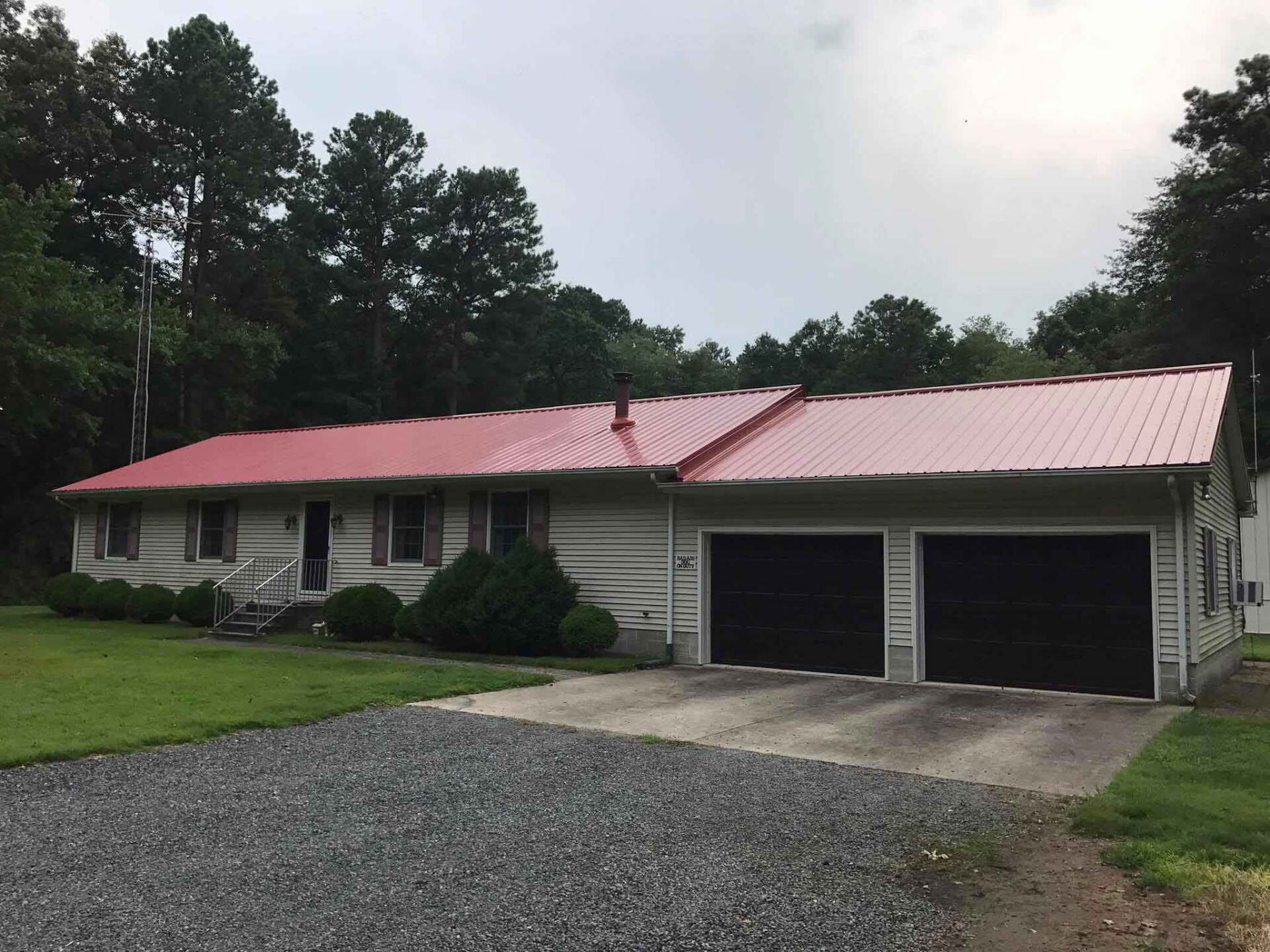 White House With Metal Roof — South Prince George, VA — Premier Roofing Inc.