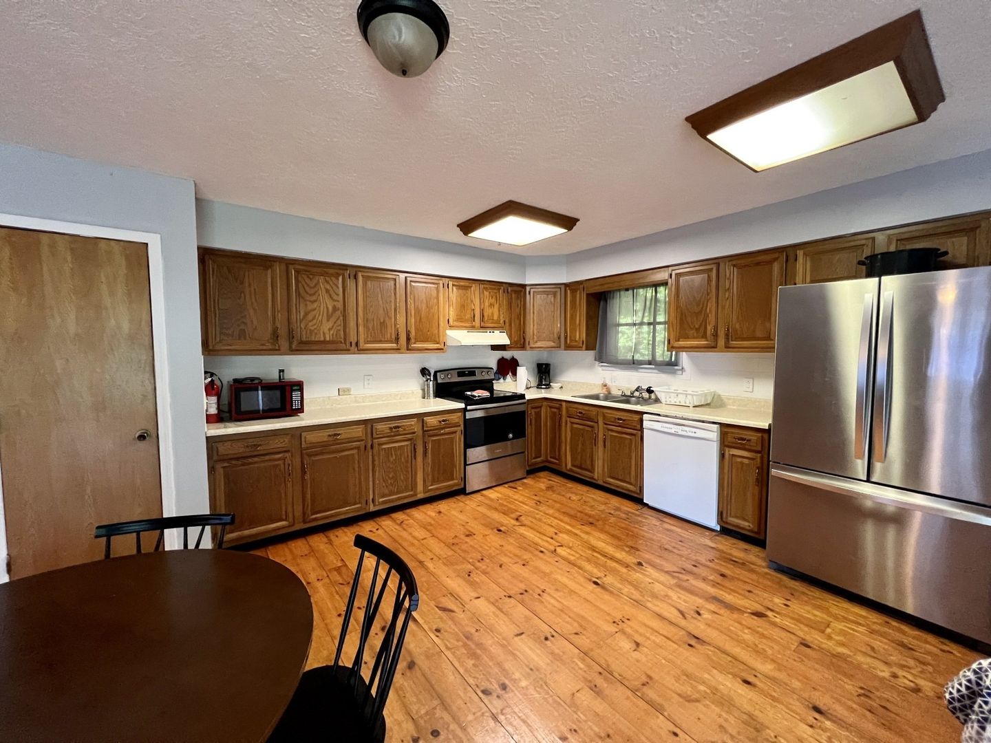 fully equipped kitchen in a cabin at copper johns resort